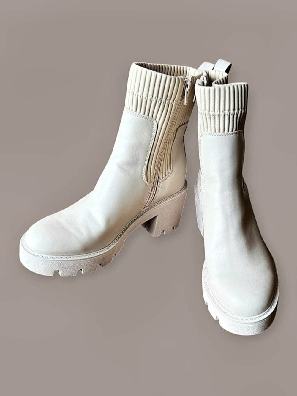 Bar III Ivory Chinky Lug Sole Knot Cuff Ankle Boots US 8.5M Like New